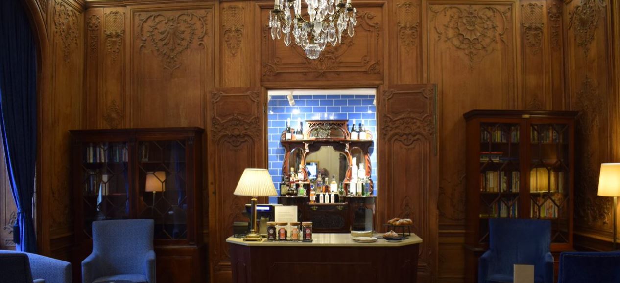 Coffee counter in a drawing room
